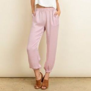 ⭐️SALE!!! Le Lis | Mauve Silky Crop Balloon Leg⭐️